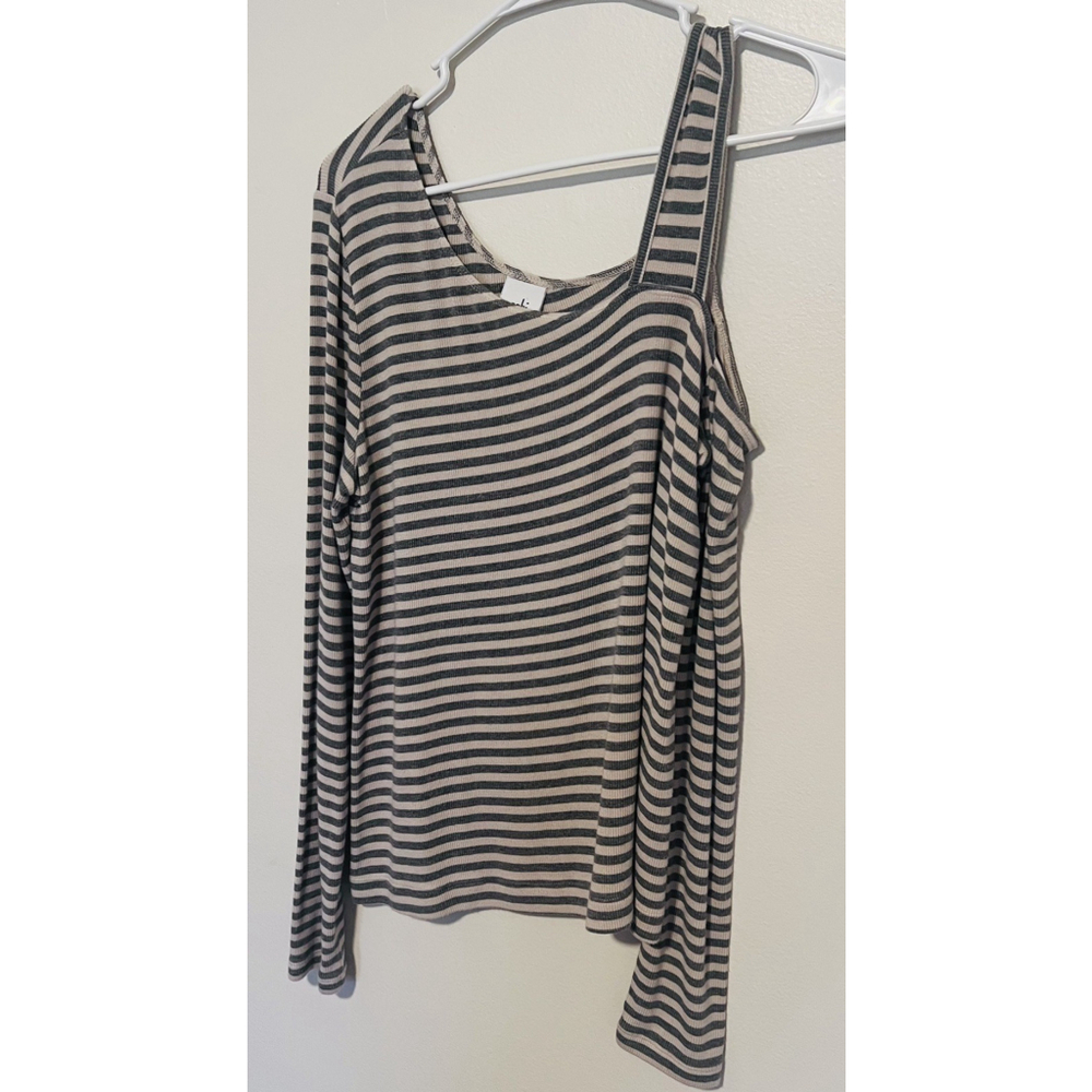 CAbi Striped Top Women’s Medium Gray Striped Dare Tee Long Sleeve Open Shoulder